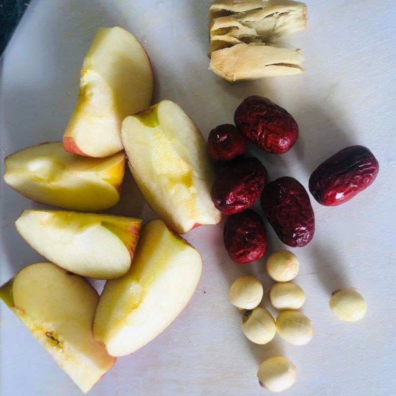 Bước 1 Sơ chế nguyên liệu Chân giò hầm ngũ vị