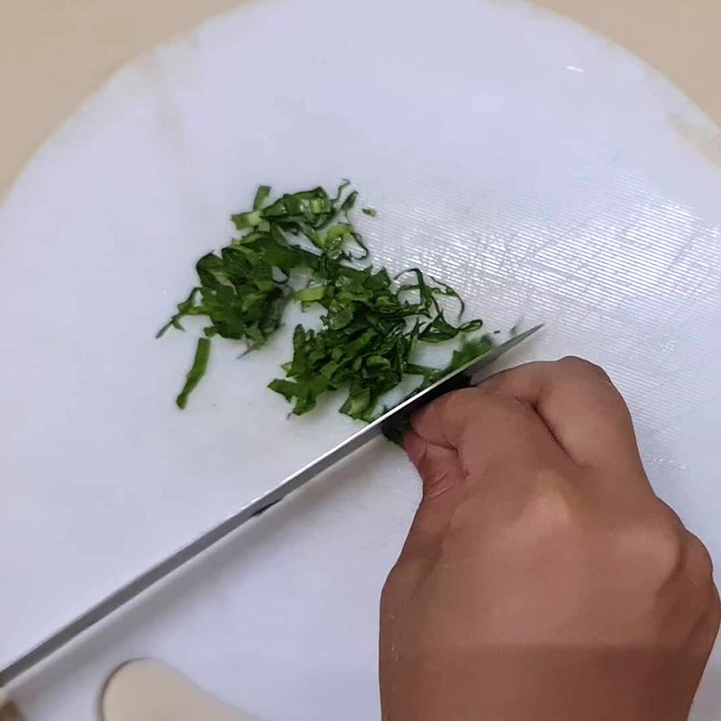 Step 1 Prepare the ingredients for Stir-fried Dọc mùng with chicken intestines