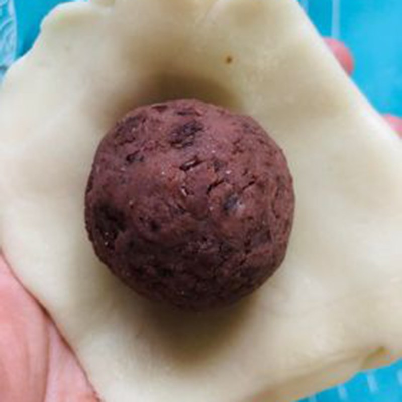 Bước 5 Tạo hình bánh  Bánh ngàn lớp đậu đỏ trứng muối