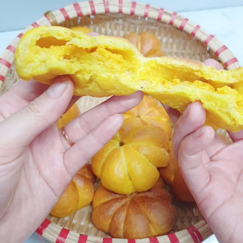 Bước 7 Thành phẩm Bánh mì bí đỏ