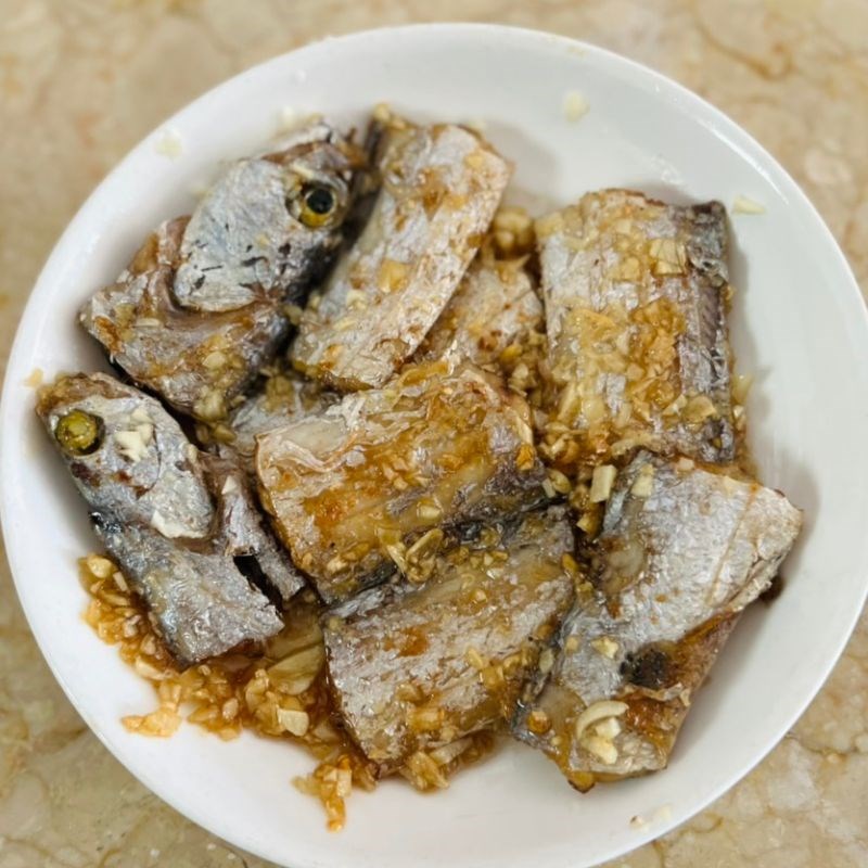 Bước 3 Thành phẩm Cá hố sốt mắm tỏi