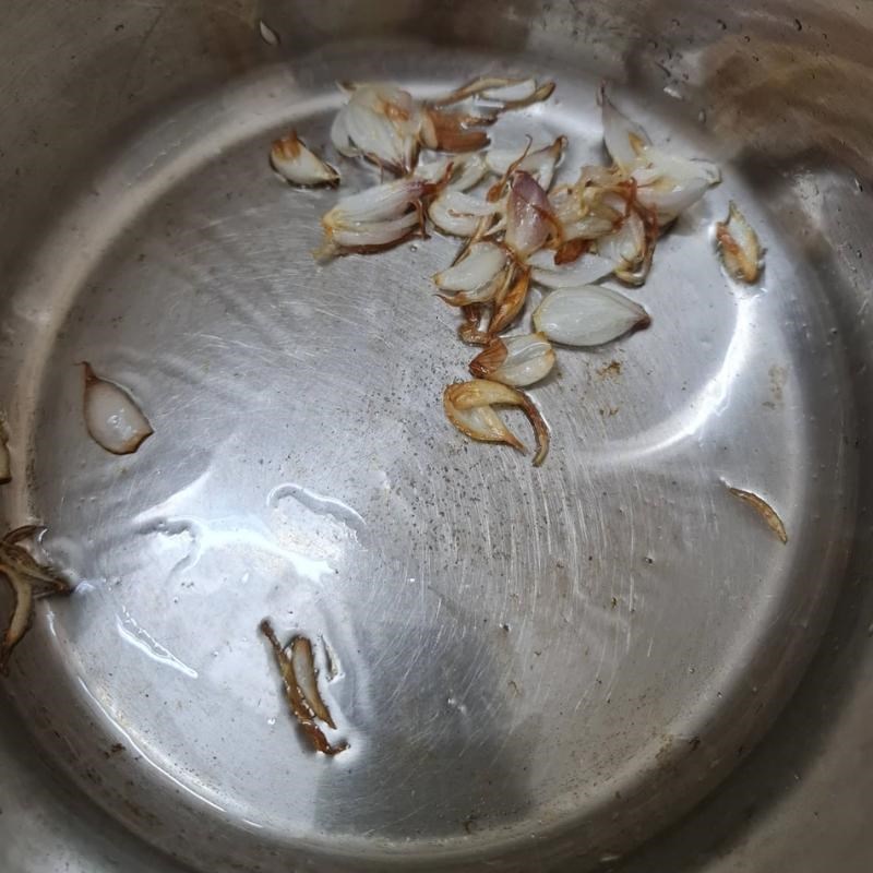 Bước 3 Xào thịt Canh chua thịt băm dọc mùng (Công thức được chia sẻ từ người dùng)