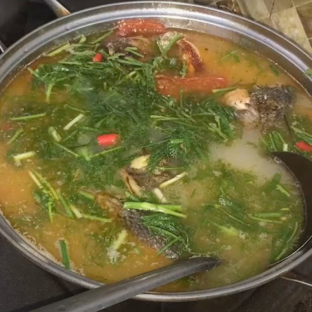 2 cách làm cá chim nấu canh chua thanh nhiệt hấp dẫn ngon dễ làm