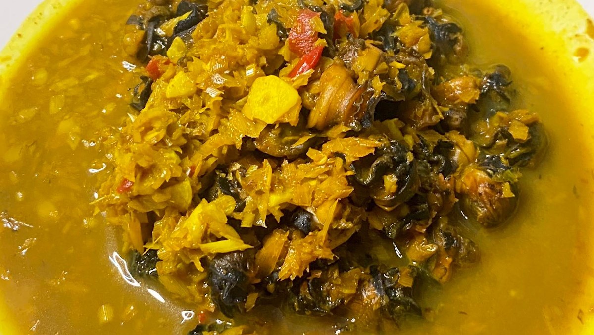 Ốc bươu xào sả nghệ