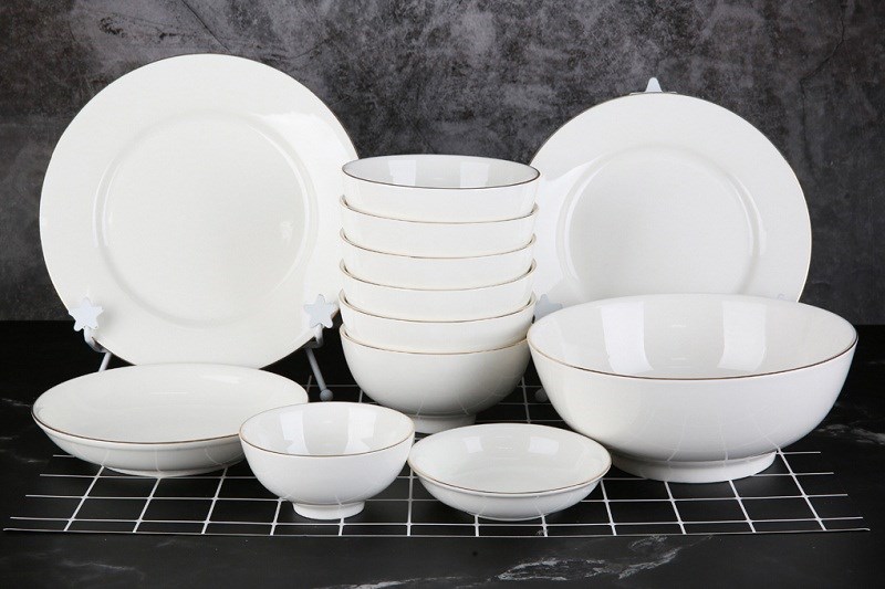 Bộ 12 m&oacute;n t&ocirc; ch&eacute;n dĩa sứ viền v&agrave;ng 12K Minh Ch&acirc;u BQ12