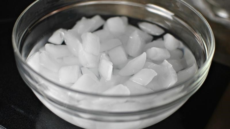 Xử lý với nước đá