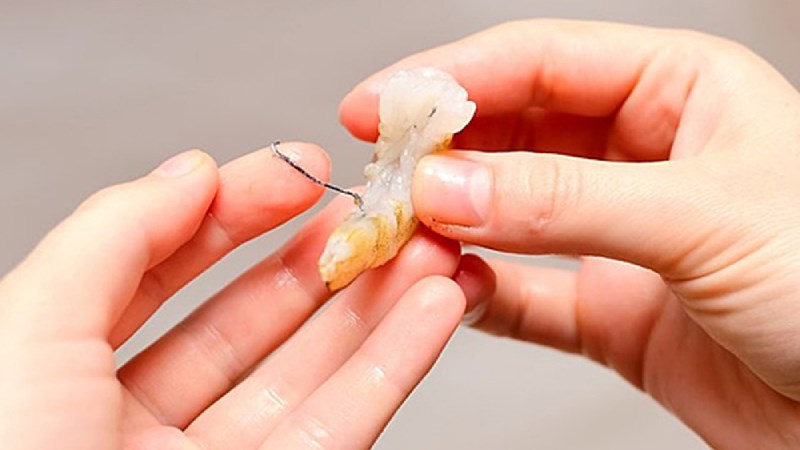 Chỉ t&ocirc;m c&oacute; m&agrave;u đen