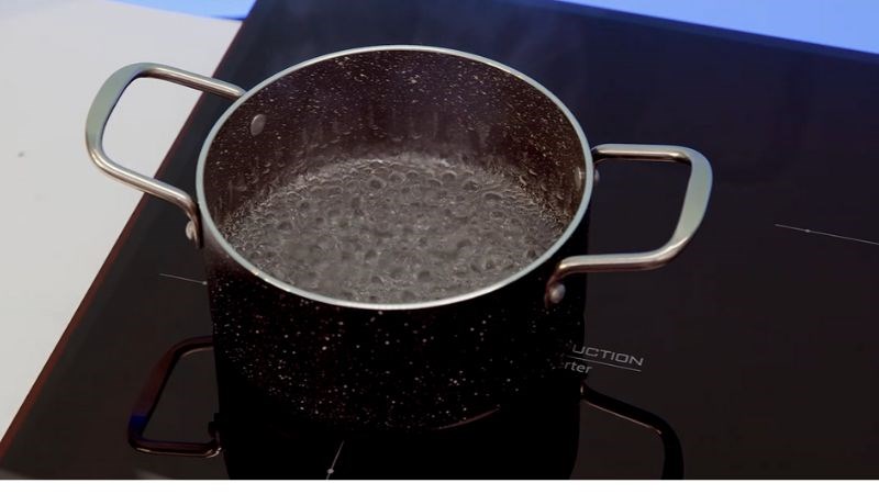 Nước đ&atilde; được nấu s&ocirc;i