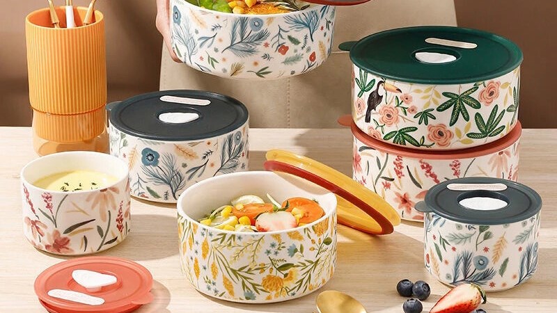 Hộp đựng thực phẩm bằng sứ có thiết kế đẹp, bắt mắt nên giá thành khá đắt