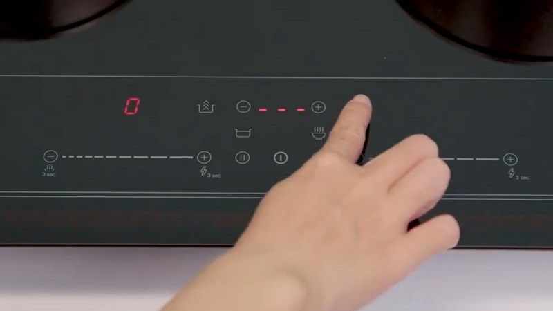 Chọn chế độ chi&ecirc;n ngập dầu của bếp từ đ&ocirc;i lắp &acirc;m Teka IBC 7320 D