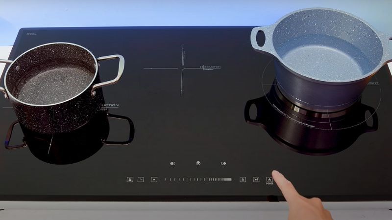 Chọn v&agrave;o n&uacute;t Power để khởi động bếp