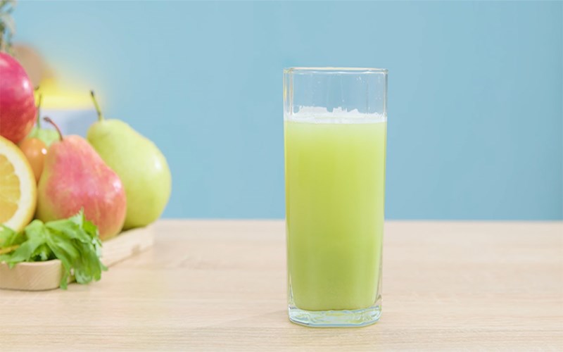 Nước &eacute;p ổi, thơm v&agrave; cần t&acirc;y l&agrave;m bằng m&aacute;y &eacute;p chậm Crystal GS-137L