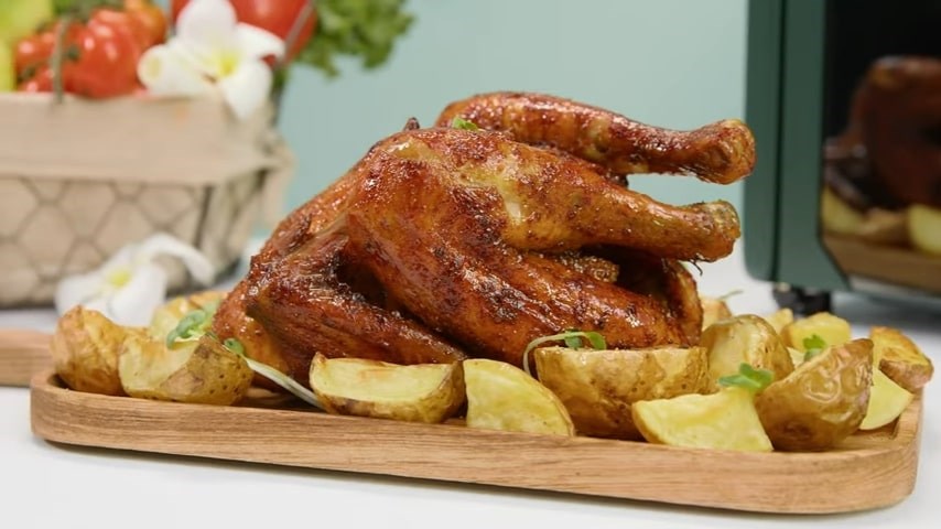 G&agrave; nướng nguy&ecirc;n con bằng l&ograve; chi&ecirc;n kh&ocirc;ng dầu Kangaroo KG25AF2A