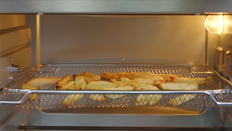 Khoai t&acirc;y chi&ecirc;n bằng l&ograve; nướng Galanz KF1830ELQ-H12U