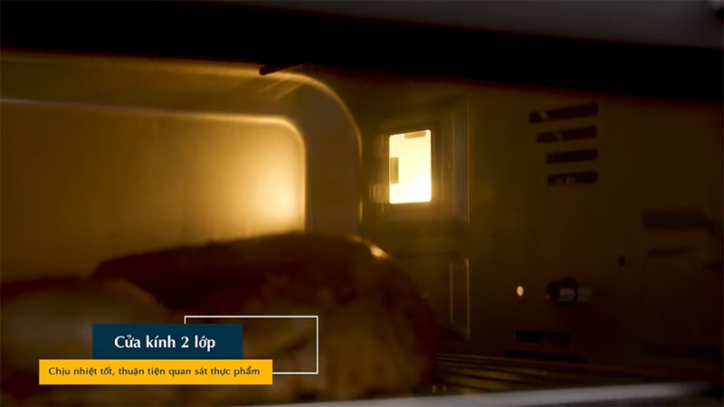 Dễ quan s&aacute;t b&ecirc;n trong l&ograve; nướng Toshiba TL-MC40EZF(GR) 40 l&iacute;t