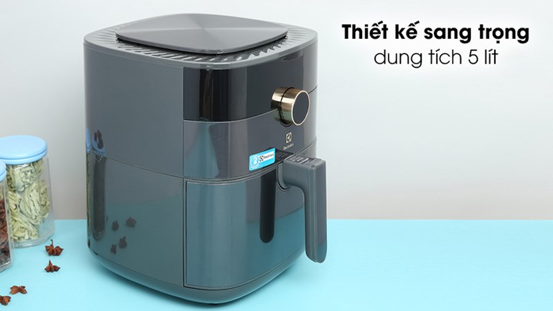 Thiết kế nồi chiên không dầu Electrolux E6AF1-220K 3 lít Thiết kế nồi chiên không dầu Electrolux E6AF1-220K 3 lít 