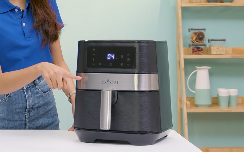 Thanh inox ng&ograve;ai vỏ nồi chi&ecirc;n kh&ocirc;ng dầu Crystal TXG-S5T14 kh&aacute; n&oacute;ng