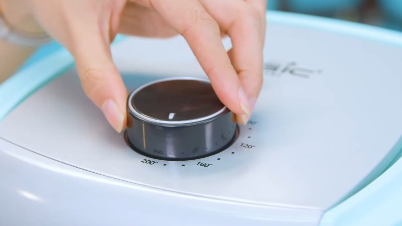 Nồi chi&ecirc;n kh&ocirc;ng dầu Magic Eco AC-101 chỉ c&oacute; ch&uacute; th&iacute;ch một số mức nhiệt độ