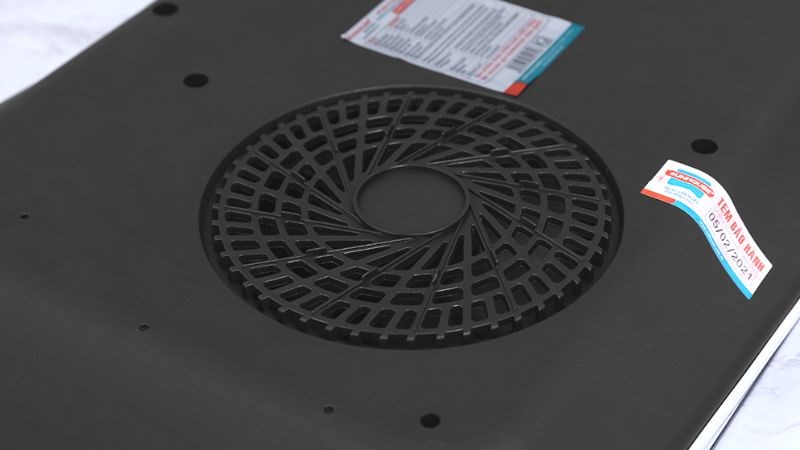 Bếp từ Sunhouse Mama SHD6858 c&oacute; quạt tản nhiệt ph&aacute;t &acirc;m thanh kh&aacute; to