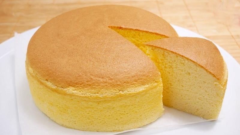 Th&agrave;nh phẩm b&aacute;nh gato được nướng từ nồi cơm điện