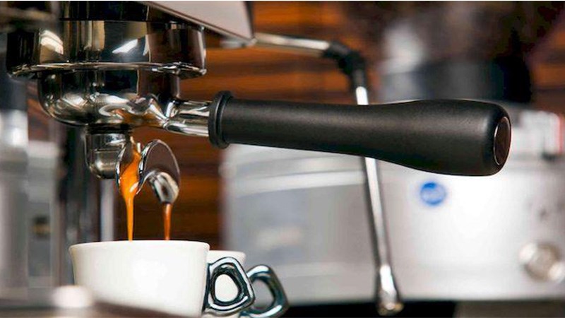 Chỉ sử dụng nước sạch để pha c&agrave; ph&ecirc;