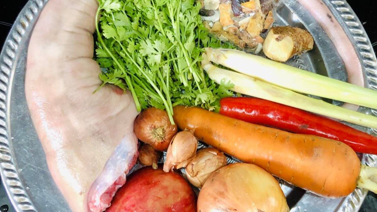 Nguyên liệu món ăn đuôi bò hầm khoai tây