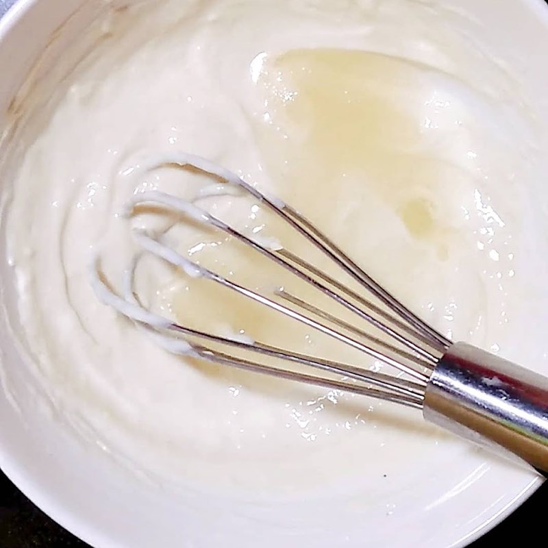 Bước 3 Trộn phô mai với sữa chua Cheesecake trà xanh (matcha) oreo