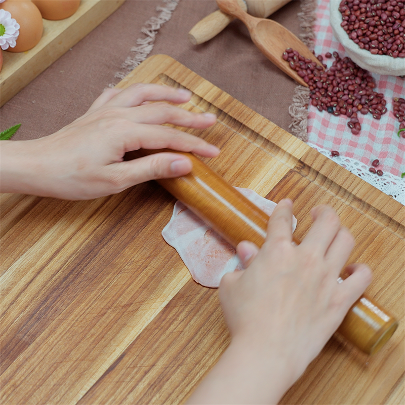 Bước 4 Bọc nhân bánh Bánh hoa đào ngàn lớp nhân đậu đỏ