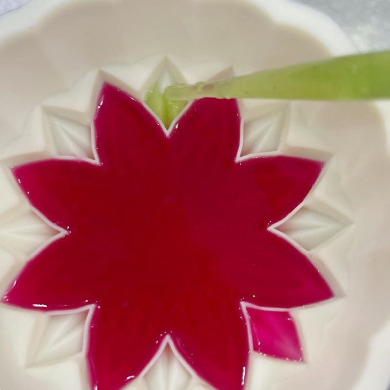 Bước 6 Cho hỗn hợp vào khuôn Bánh trung thu rau câu nhân đậu xanh