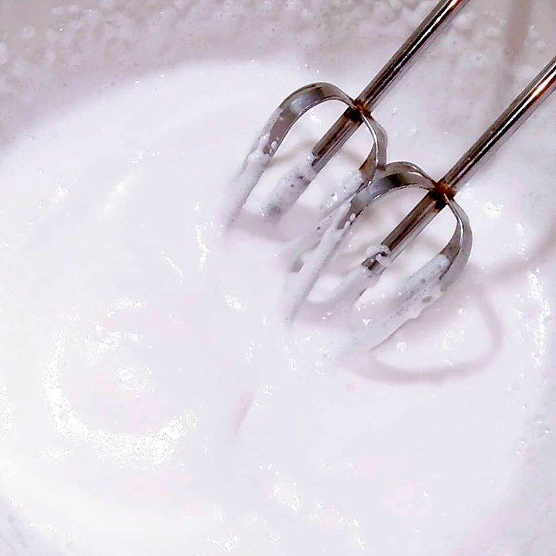 Bước 4 Đánh kem tươi Cheesecake trà xanh (matcha) oreo