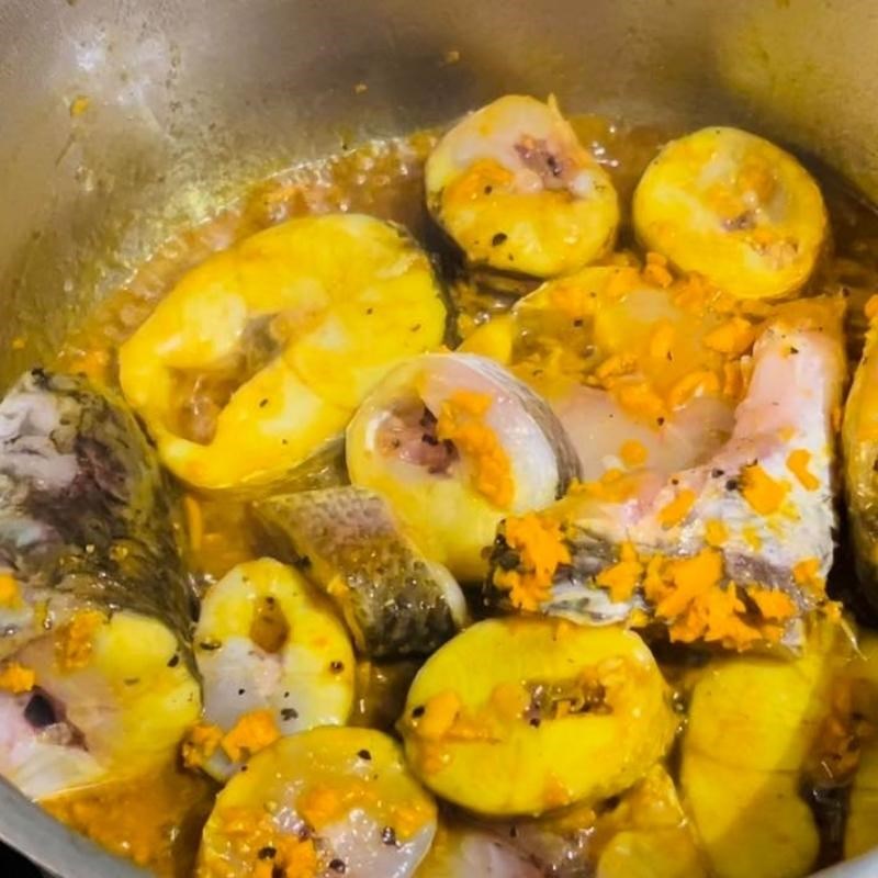 Bước 2 Kho cá Cá lóc kho nghệ