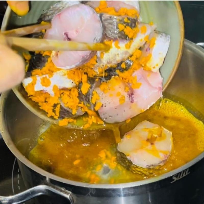 Bước 2 Kho cá Cá lóc kho nghệ