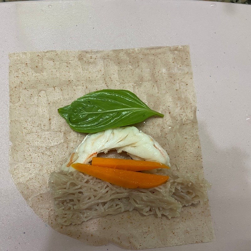 Bước 3 Làm bánh tráng cuốn tôm Bánh tráng cuốn tôm