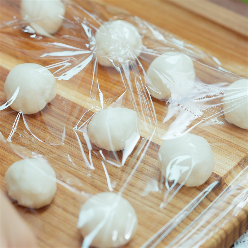 Bước 1 Làm bột nước Bánh hoa đào ngàn lớp nhân đậu đỏ