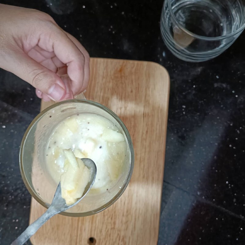 Bước 2 Làm kiwi dầm sữa chua Kiwi dầm sữa chua với táo