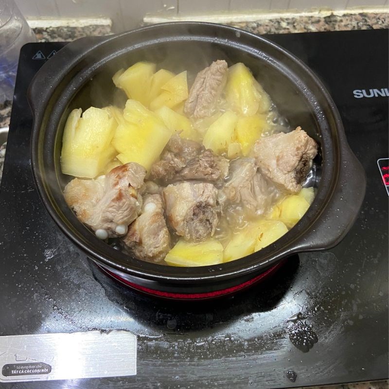 Bước 3 Làm sườn heo rim thơm Sườn rim dứa