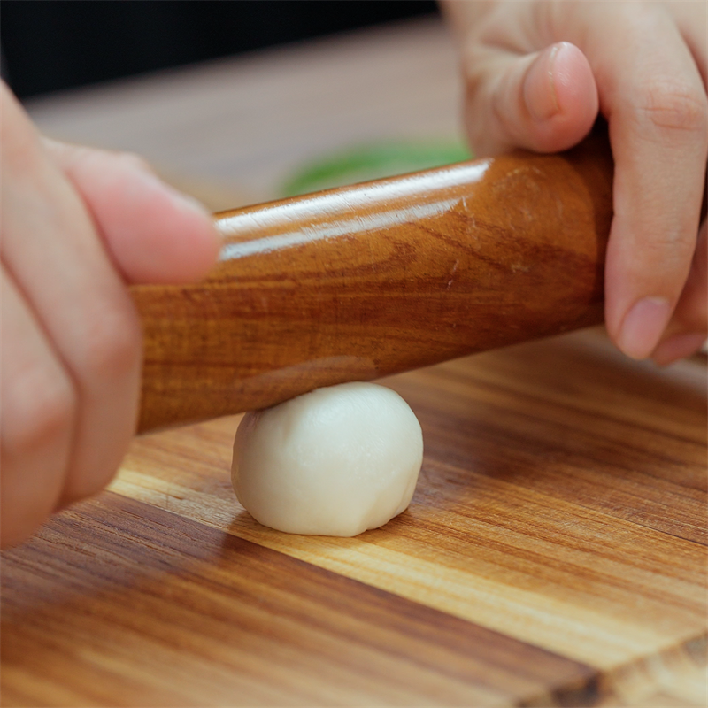 Bước 3 Làm vỏ bánh Bánh hoa đào ngàn lớp nhân đậu đỏ