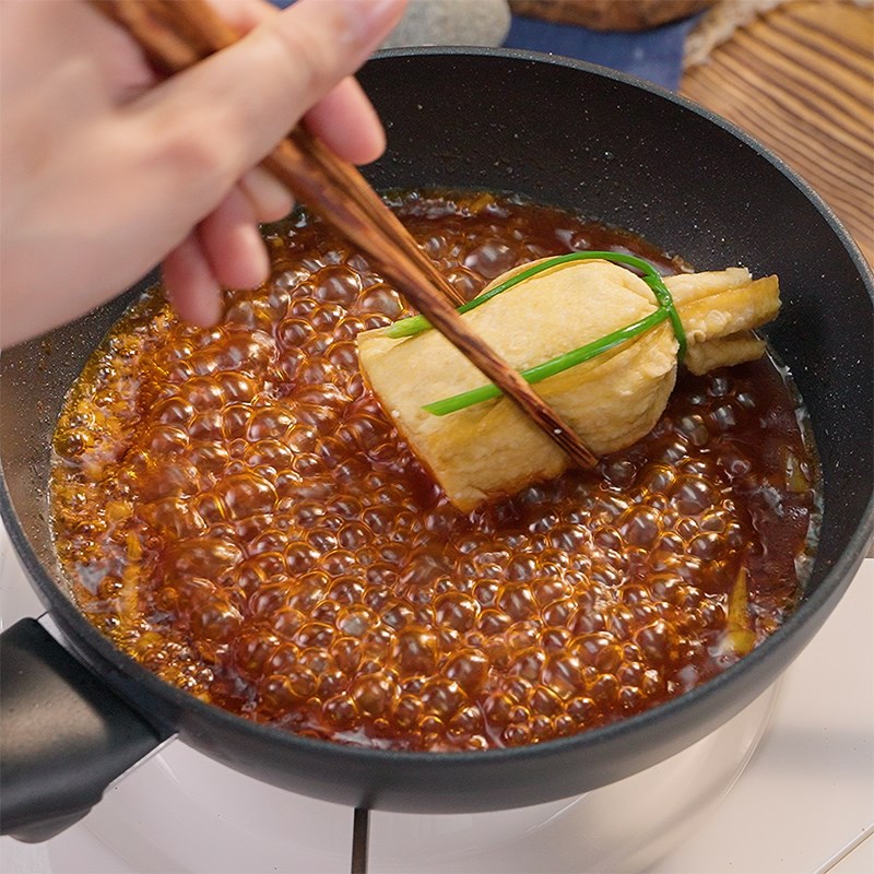 Bước 6 Nấu đậu hủ bao bố cùng sốt xí muội Cách làm đậu hủ bao bố hạt sen sốt xí muội
