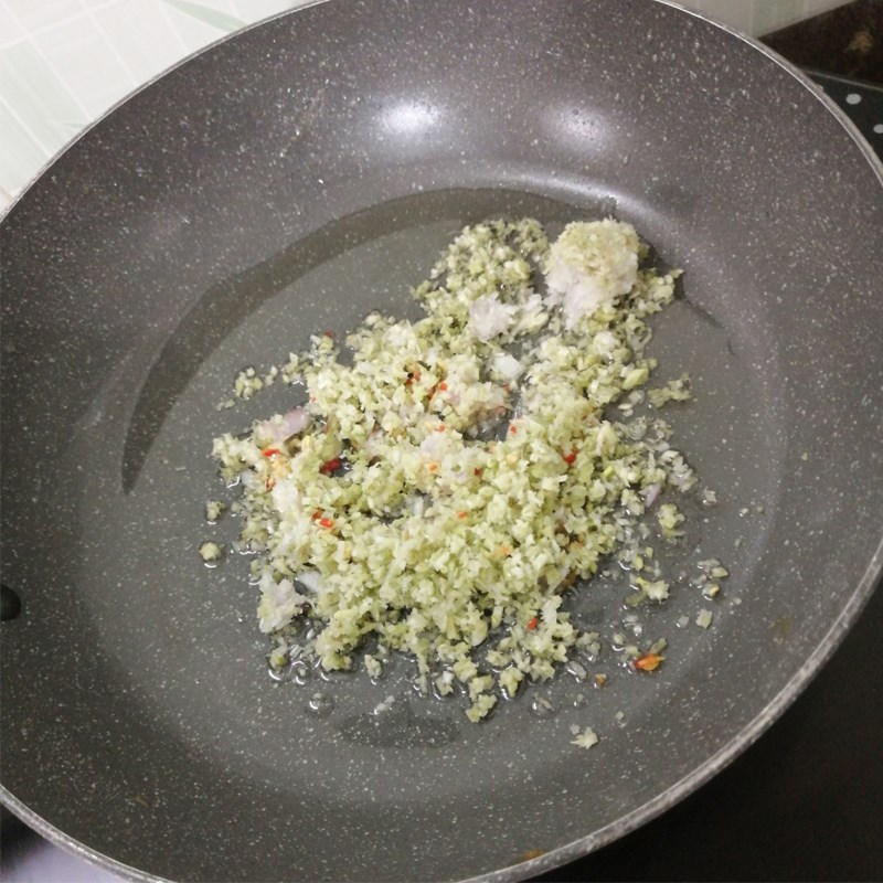 Bước 2 Phi thơm sả Hến xào sả ớt