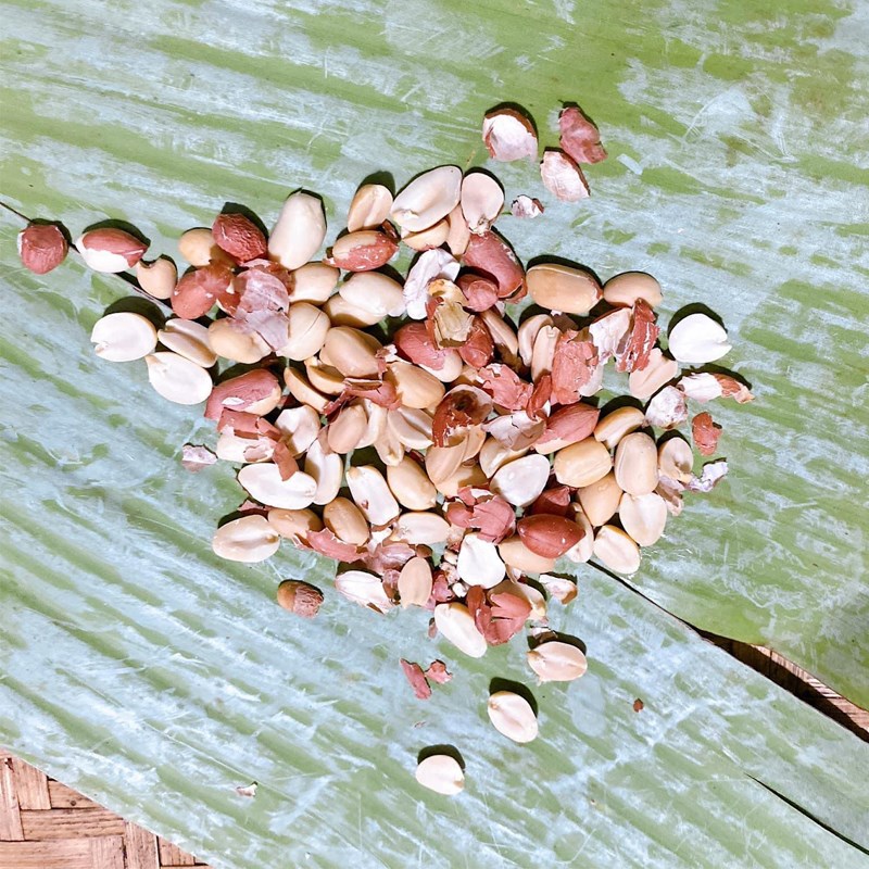 Bước 2 Rang lạc Kẹo lạc (kẹo đậu phộng)