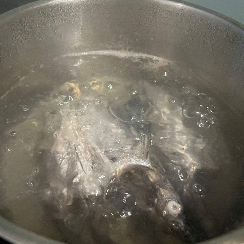 Bước 1 Sơ chế cá ngừ Bánh canh cá ngừ