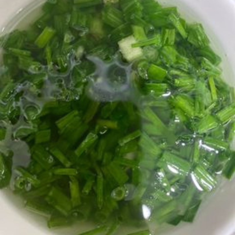 Bước 1 Sơ chế các nguyên liệu Xôi ruốc lạp xưởng