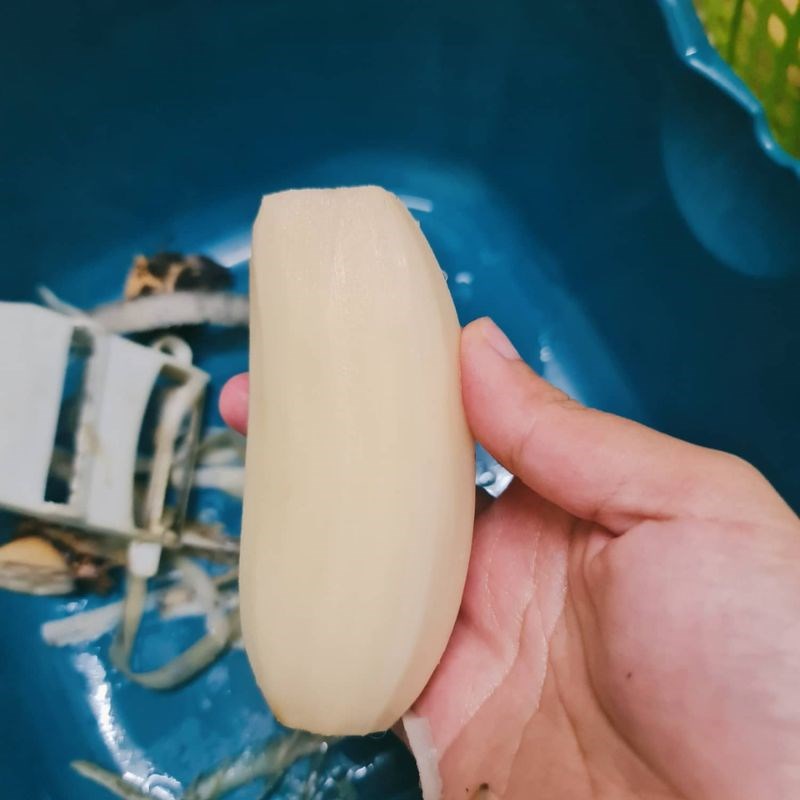 Bước 1 Sơ chế nguyên liệu Củ sen xào chay