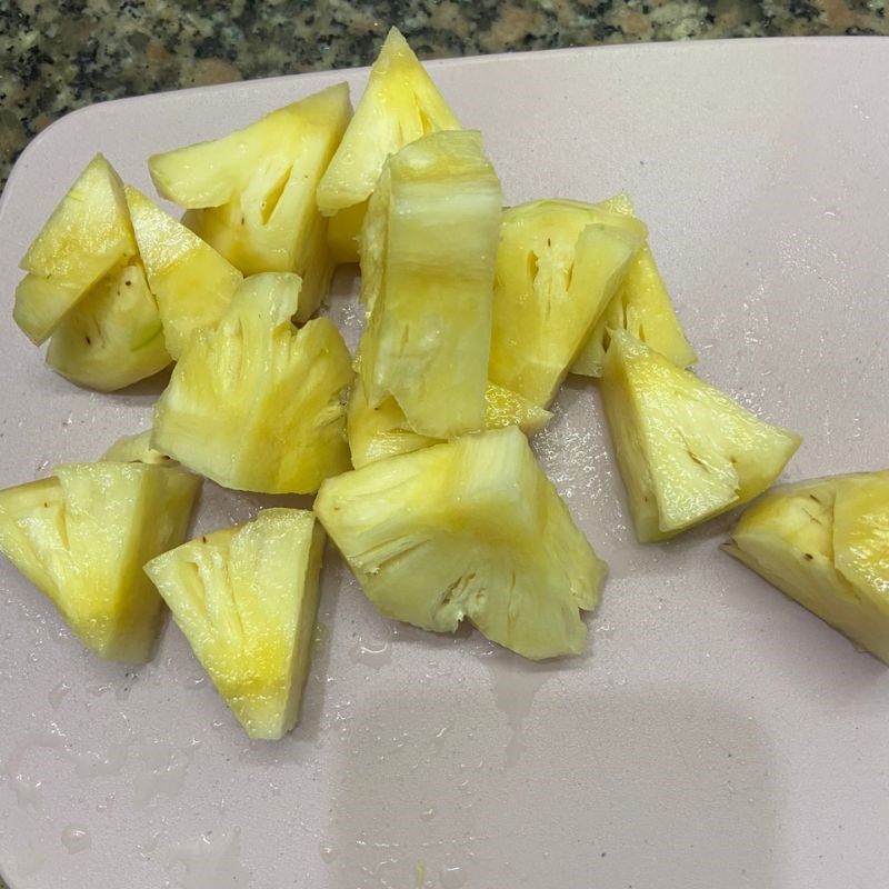 Bước 1 Sơ chế nguyên liệu Sườn rim dứa