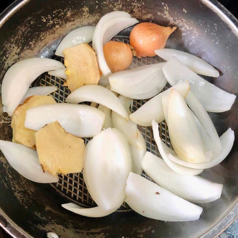 Bước 1 Sơ chế nguyên liệu Đuôi bò hầm khoai tây