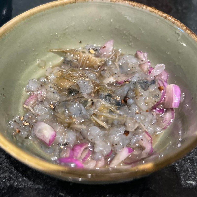 Bước 1 Sơ chế nguyên liệu Canh tôm nấu bầu sọc