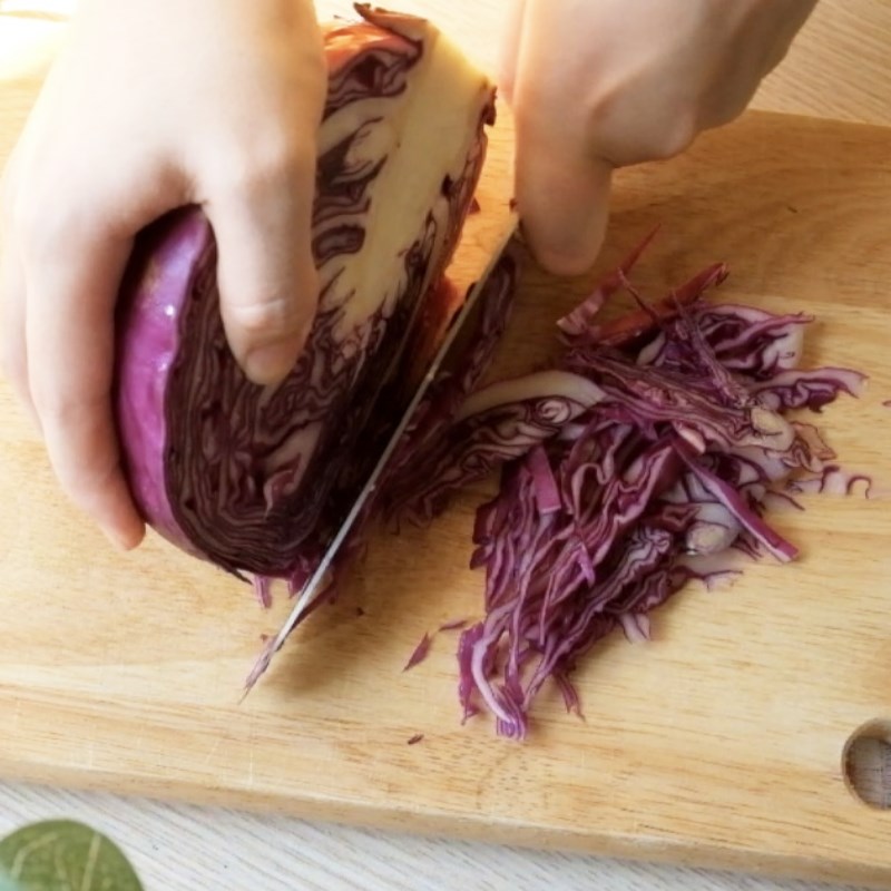 Bước 2 Sơ chế rau củ Salad tôm chanh dây