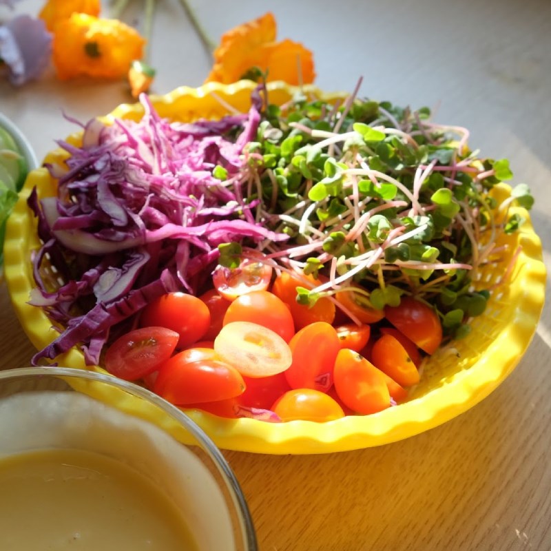 Bước 2 Sơ chế rau củ Salad tôm chanh dây