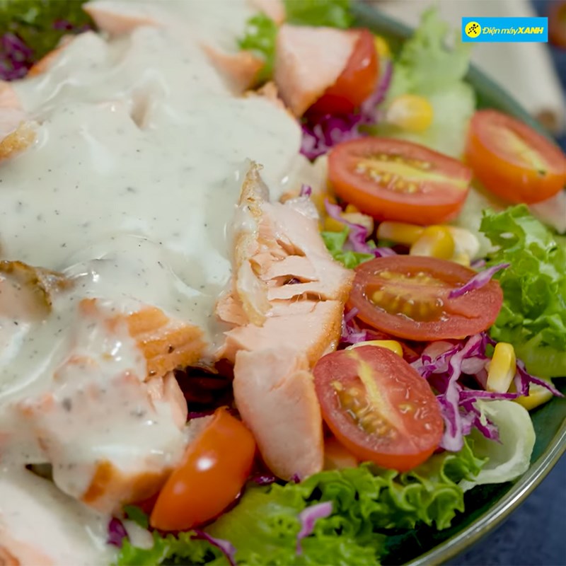 Bước 3 Thành phẩm Salad cá hồi sốt mè rang
