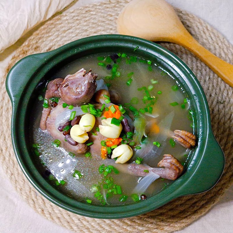 Bước 4 Thành phẩm Bồ câu hầm đậu đen hạt sen